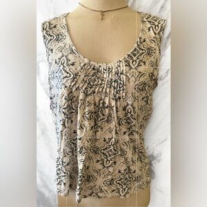 ❤️‍🔥5/20$ CLASSIC EDITIONS💫Women’s White/Gray Printed Pleated Cropped Tank Top